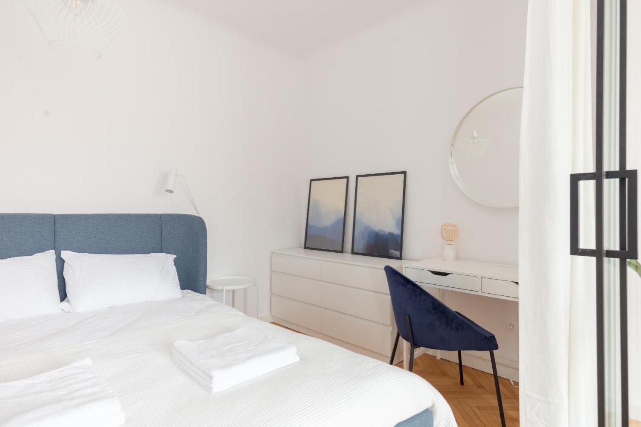 Designer Apartment In The Central Варшава Екстер'єр фото