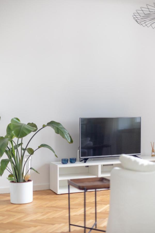 Designer Apartment In The Central Варшава Екстер'єр фото